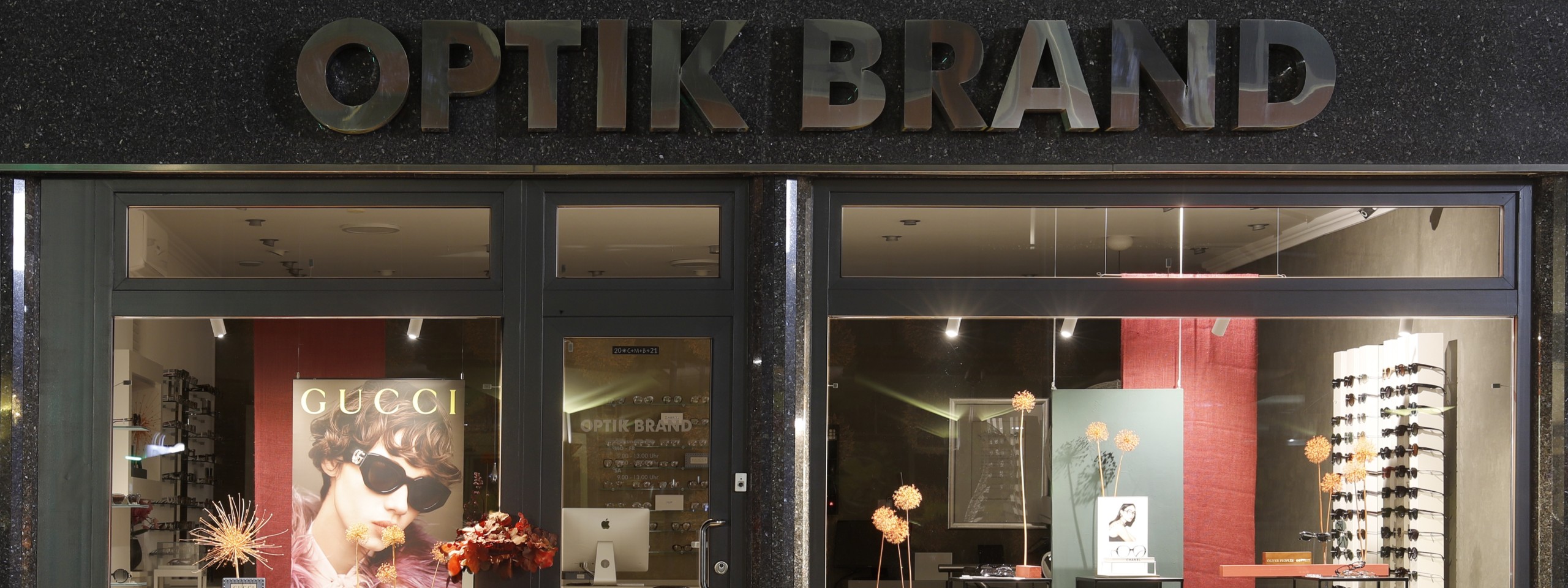 Ladenbild Optik Brand.