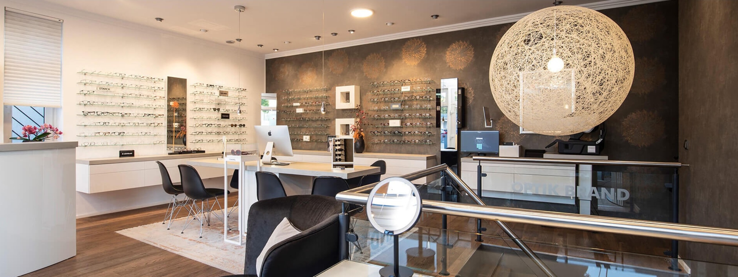 Ladenbild Optik Brand.