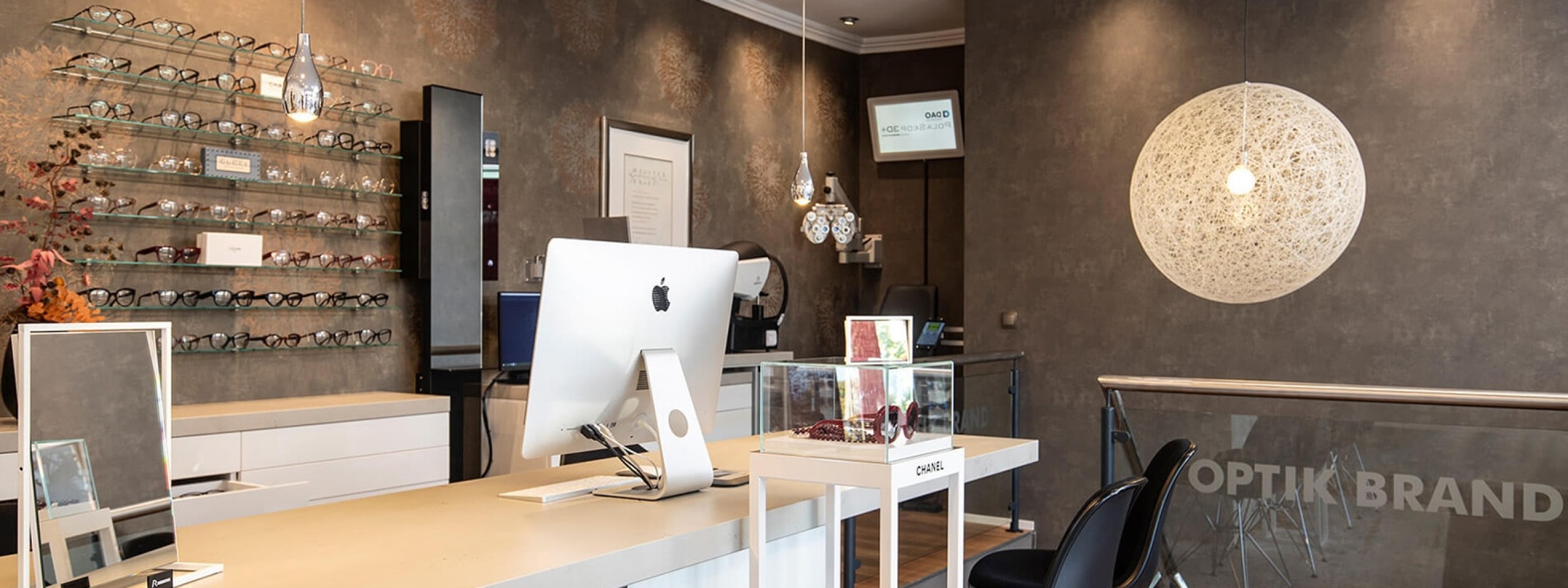 Ladenbild Optik Brand.